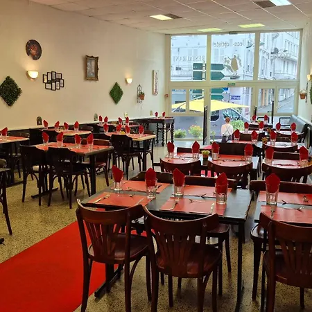 Saint Jean Baptiste Hotel Lourdes