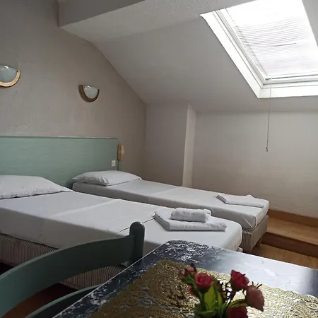 Saint Jean Baptiste 2* 루르드